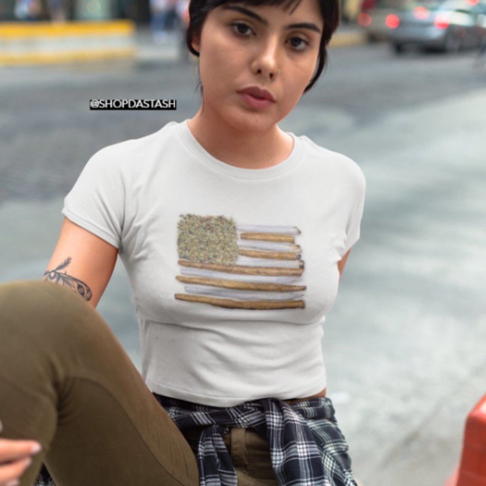 STONER 420 POTLEAF SMOKING AMERICA FLAG PATRIOTIC TSHIRT - Picture 3 of 3